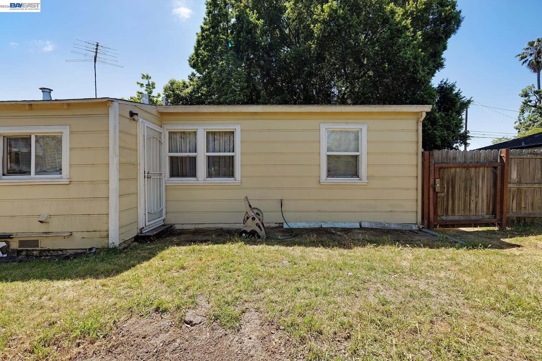 462 Hampton Road Hayward, CA 94541 - Photo 35 of 38 a view of front of house with yard