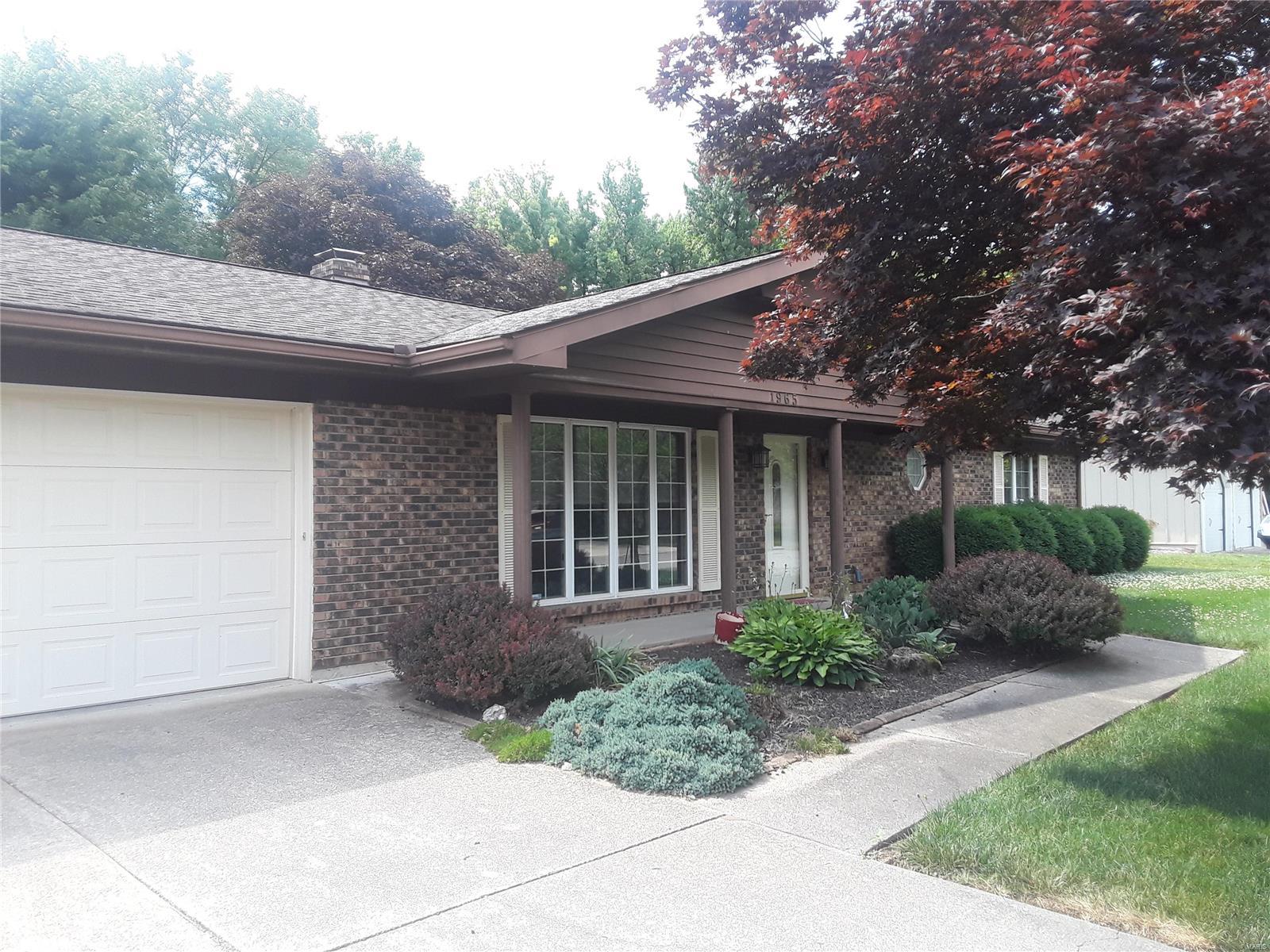 1965 Raintree Trail Collinsville, IL 62234 - Photo 1 of 31 Gallery Image 1