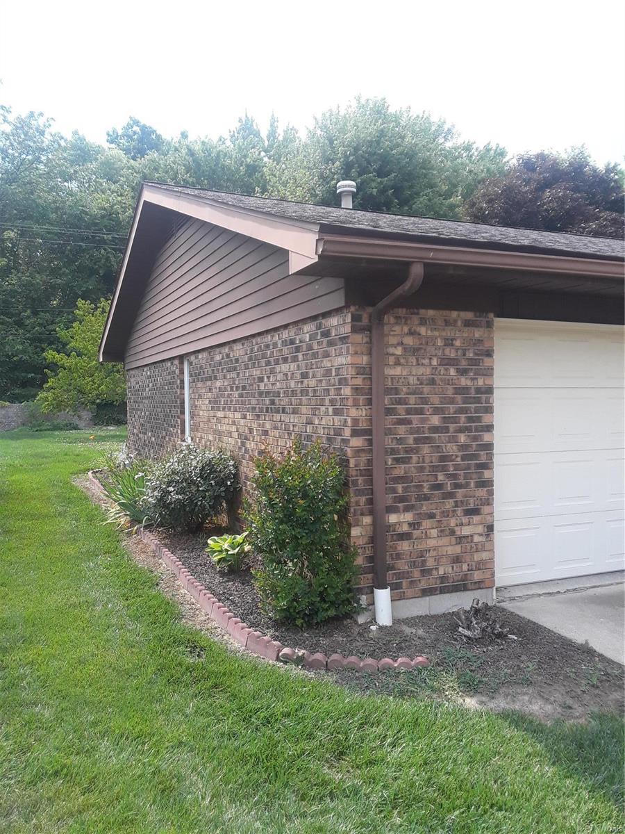 1965 Raintree Trail Collinsville, IL 62234 - Photo 2 of 31 Gallery Image 2