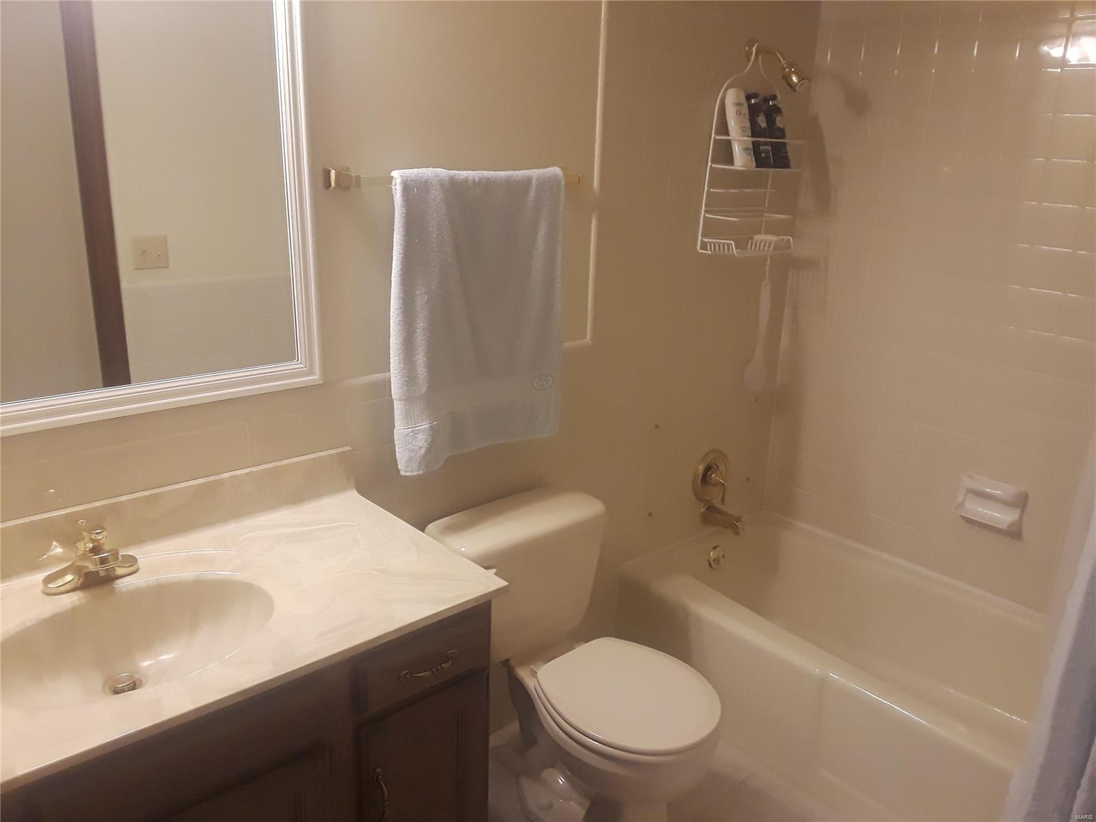 1965 Raintree Trail Collinsville, IL 62234 - Photo 8 of 31 Gallery Image 8