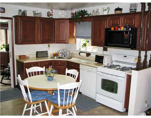 261 Pierce Road Lincoln, PA 15037 - Photo 3 of 18 Kitchen.