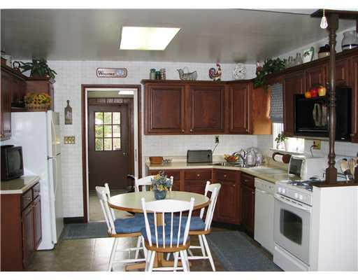 261 Pierce Road Lincoln, PA 15037 - Photo 5 of 18 Kitchen.