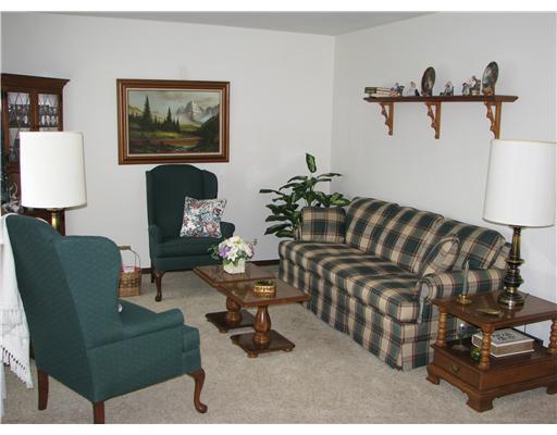 261 Pierce Road Lincoln, PA 15037 - Photo 8 of 18 Living Room.