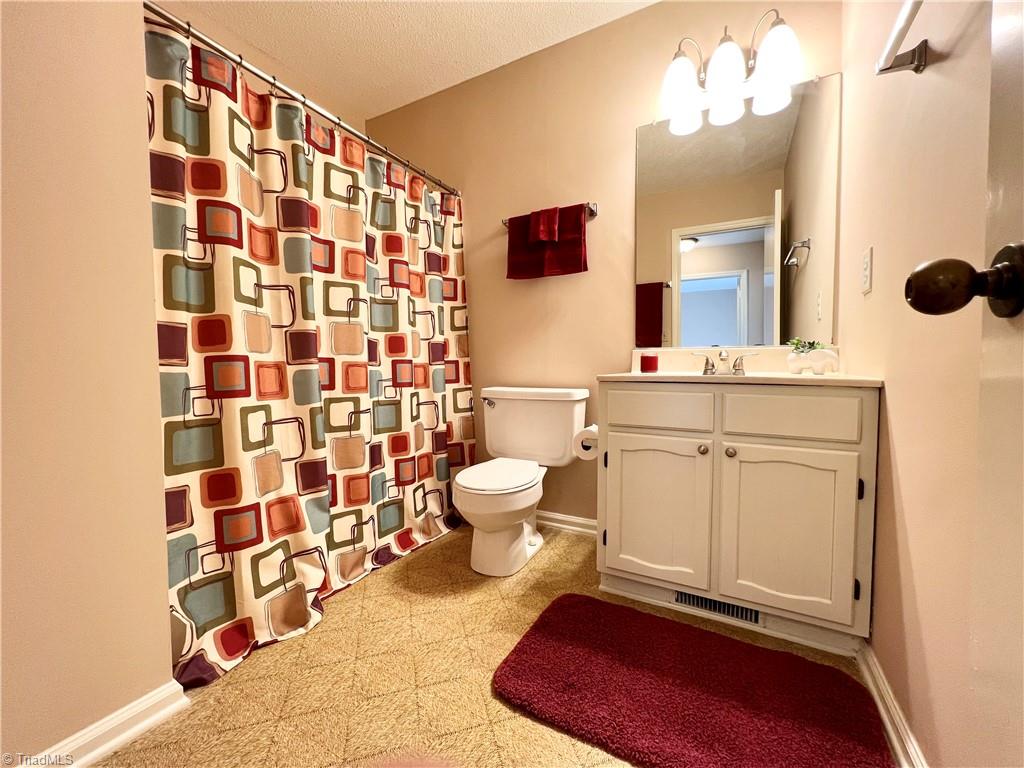 1407 Chestnut Drive, Unit C High Point, NC 27262 - Photo 12 of 22