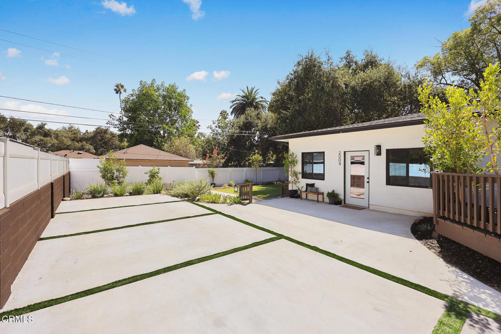 2002 East Woodlyn Road Pasadena, CA 91104 - Photo 34 of 45 MLS_40