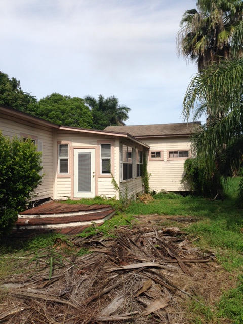 931 Bacom Point Road, Unit 2 Pahokee, FL 33476 - Photo 6 of 6 Side