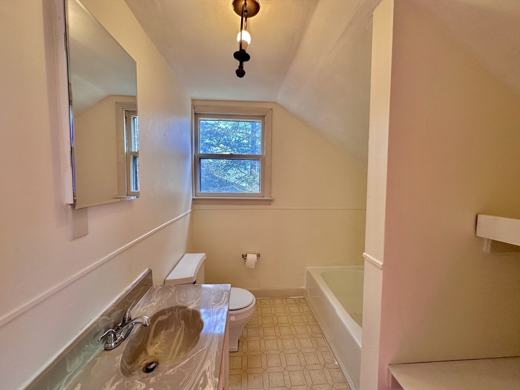 40 Sandwich Road Wareham, MA 02571 - Photo 18 of 37