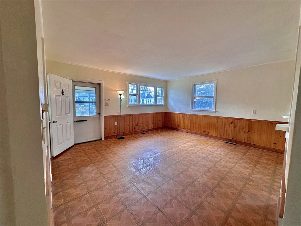 40 Sandwich Road Wareham, MA 02571 - Photo 7 of 37