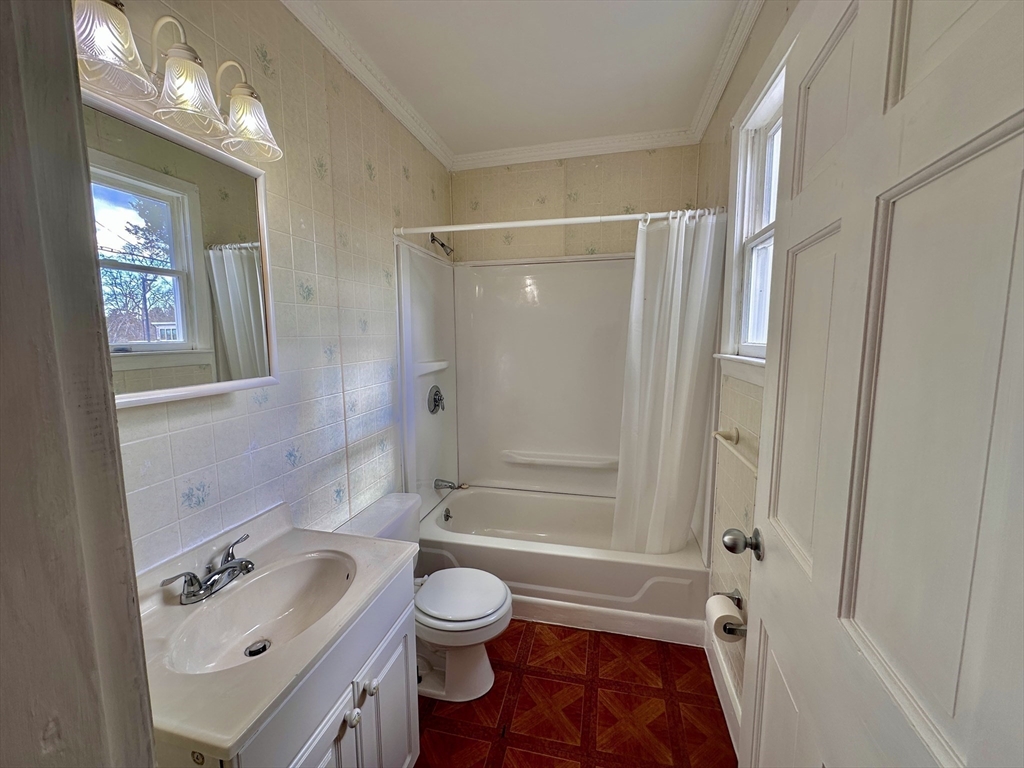 40 Sandwich Road Wareham, MA 02571 - Photo 8 of 37