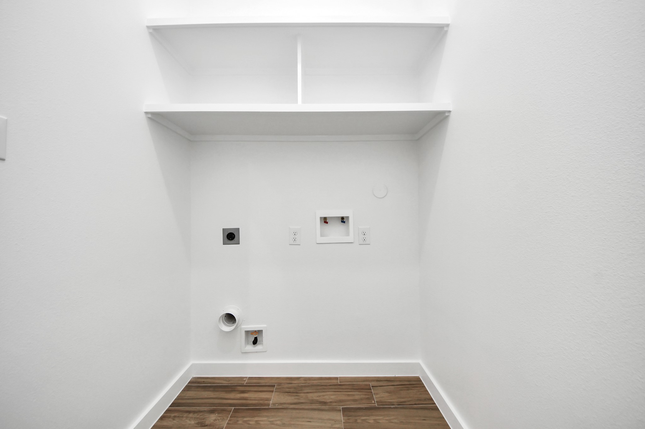 207 Manor Avenue Arcola, TX 77583 - Photo 24 of 37 a view of small space