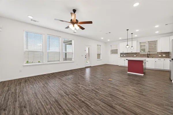 $2,700 | 5122 Emma Forest Street, Houston, TX 77018