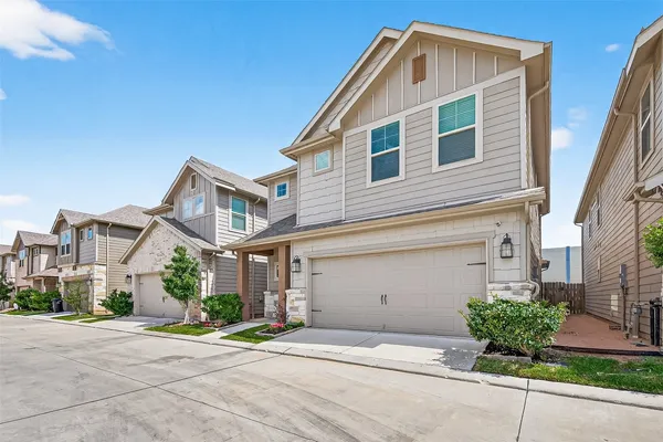 $2,700 | 5122 Emma Forest Street, Houston, TX 77018