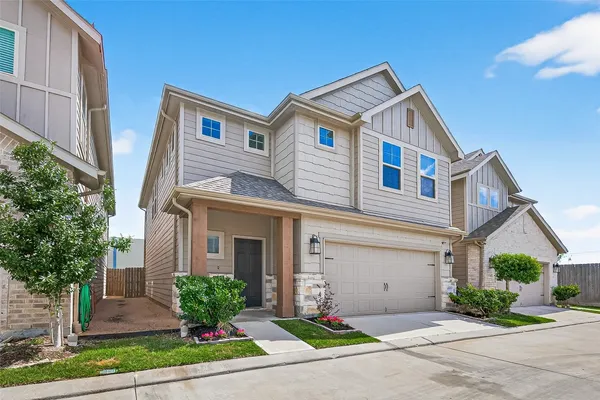 $2,700 | 5122 Emma Forest Street, Houston, TX 77018