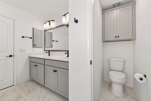 $2,700 | 5122 Emma Forest Street, Houston, TX 77018