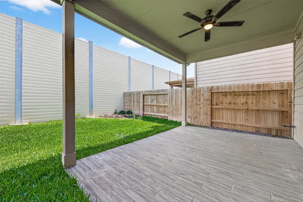 $2,700 | 5122 Emma Forest Street, Houston, TX 77018