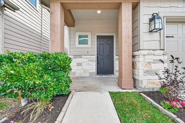 $2,700 | 5122 Emma Forest Street, Houston, TX 77018