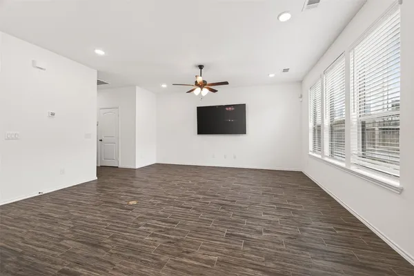 $2,700 | 5122 Emma Forest Street, Houston, TX 77018