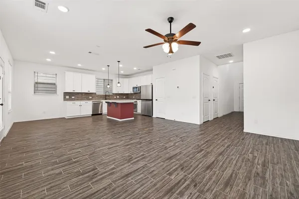 $2,700 | 5122 Emma Forest Street, Houston, TX 77018