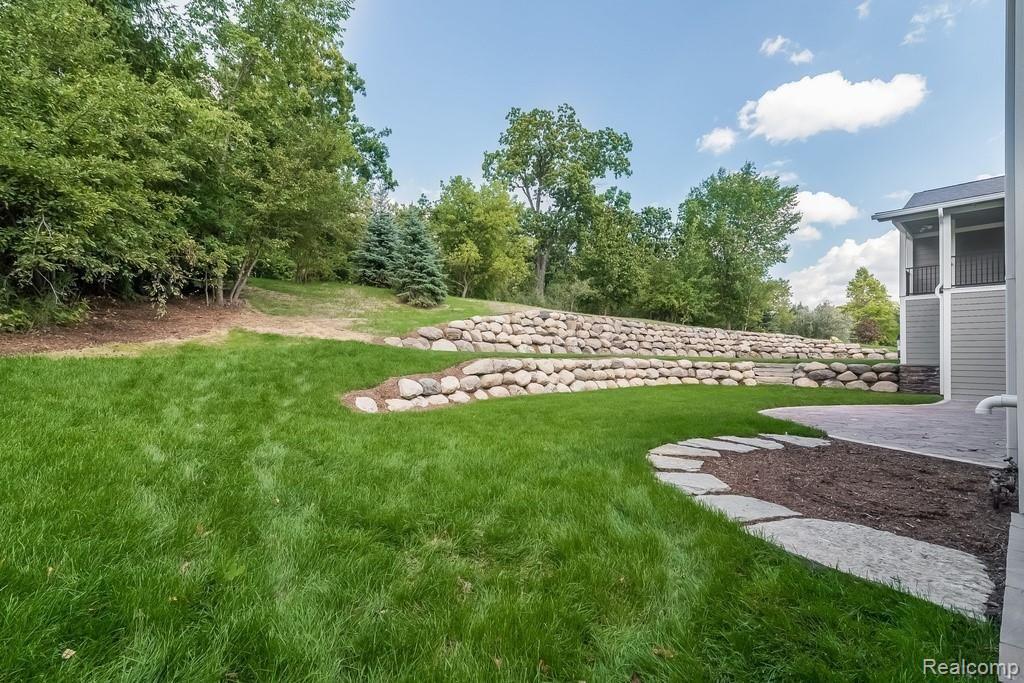 354 Olivewood Court Rochester, MI 48306 - Photo 17 of 77