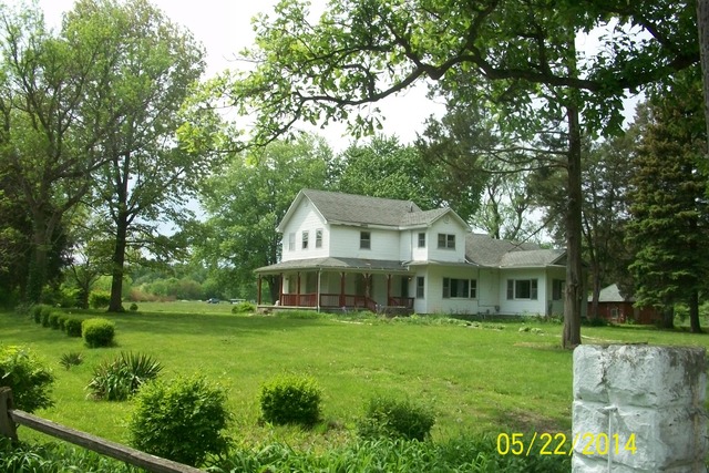 2098 Raymond Road Watseka, IL 60970 - Photo 1 of 1