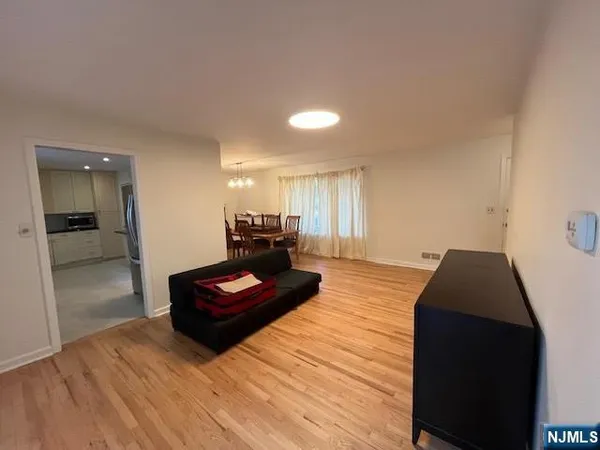 $4,600 | 186 Cleenput Terrace, Paramus, NJ 07652