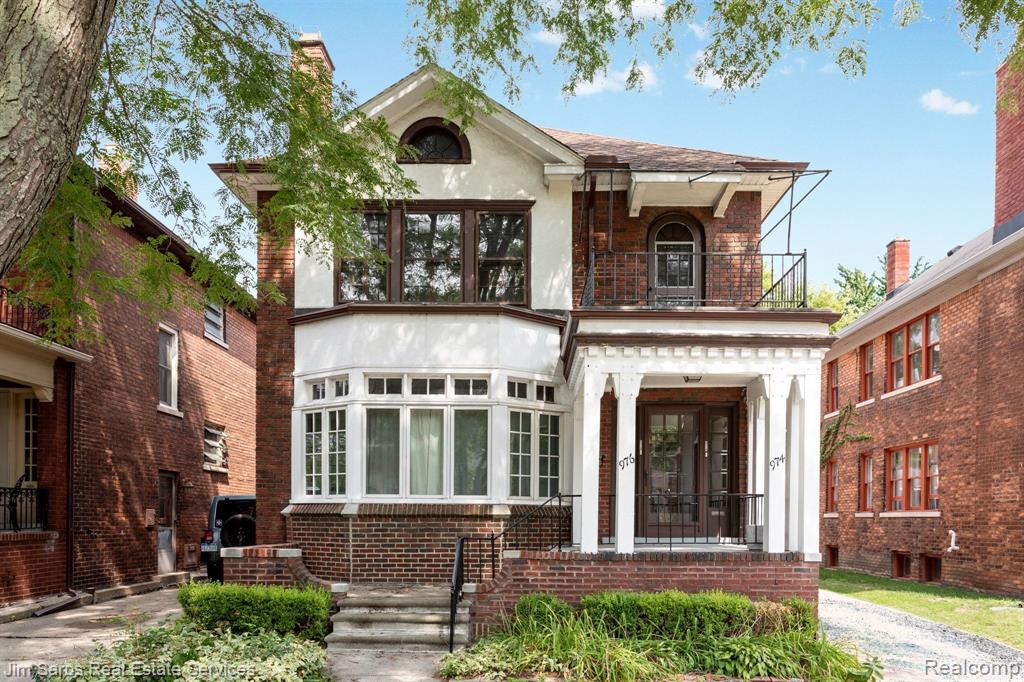 974 Nottingham Road Grosse Pointe Park, MI 48230 - Photo 1 of 18