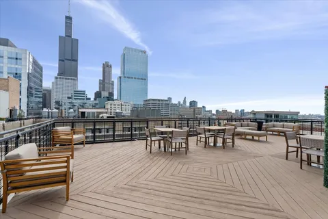 $289,000 | 728 West Jackson Boulevard, Unit 317, Chicago, IL 60661