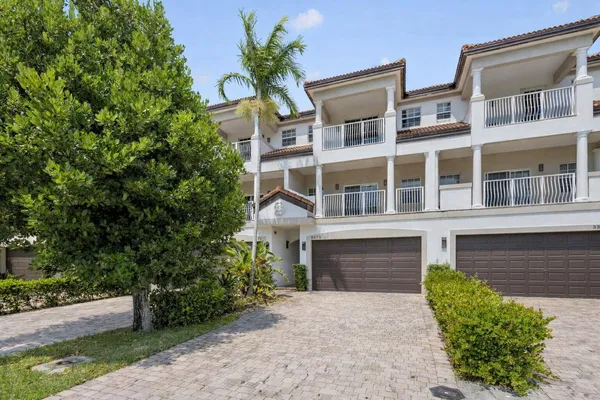 $5,000 | 3873 Northeast 22nd Way, Lighthouse Point, FL 33064