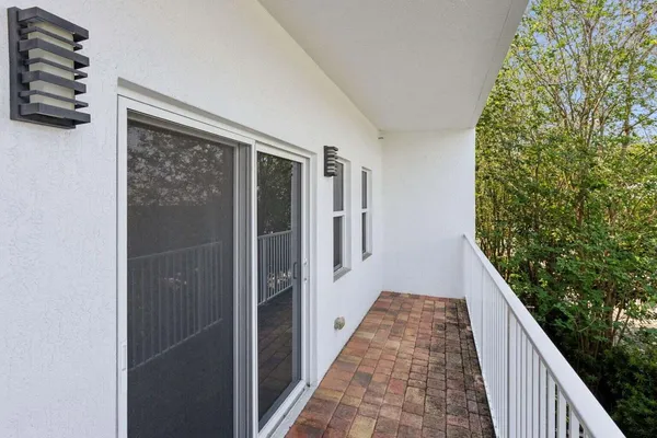 $5,000 | 3873 Northeast 22nd Way, Lighthouse Point, FL 33064