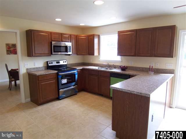 145 Bitternut Road Mount Wolf, PA 17347 - Photo 9 of 25 Gallery Image 9