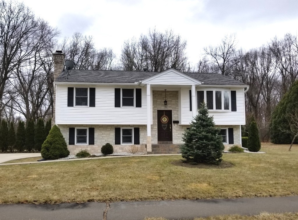 132 Meadowbrook Road Agawam, MA 01001 - Photo 1 of 28 Gallery Image 1