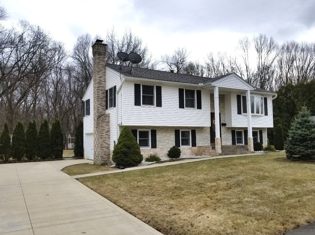 132 Meadowbrook Road Agawam, MA 01001 - Photo 2 of 28 Gallery Image 2