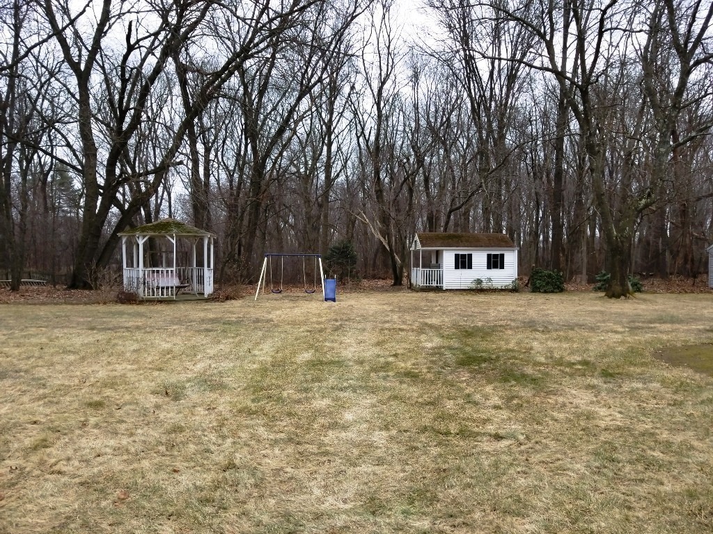 132 Meadowbrook Road Agawam, MA 01001 - Photo 27 of 28 Gallery Image 27