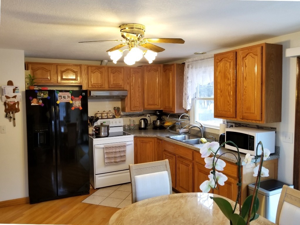 132 Meadowbrook Road Agawam, MA 01001 - Photo 6 of 28 Gallery Image 6