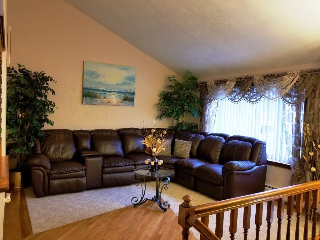 132 Meadowbrook Road Agawam, MA 01001 - Photo 8 of 28 Gallery Image 8