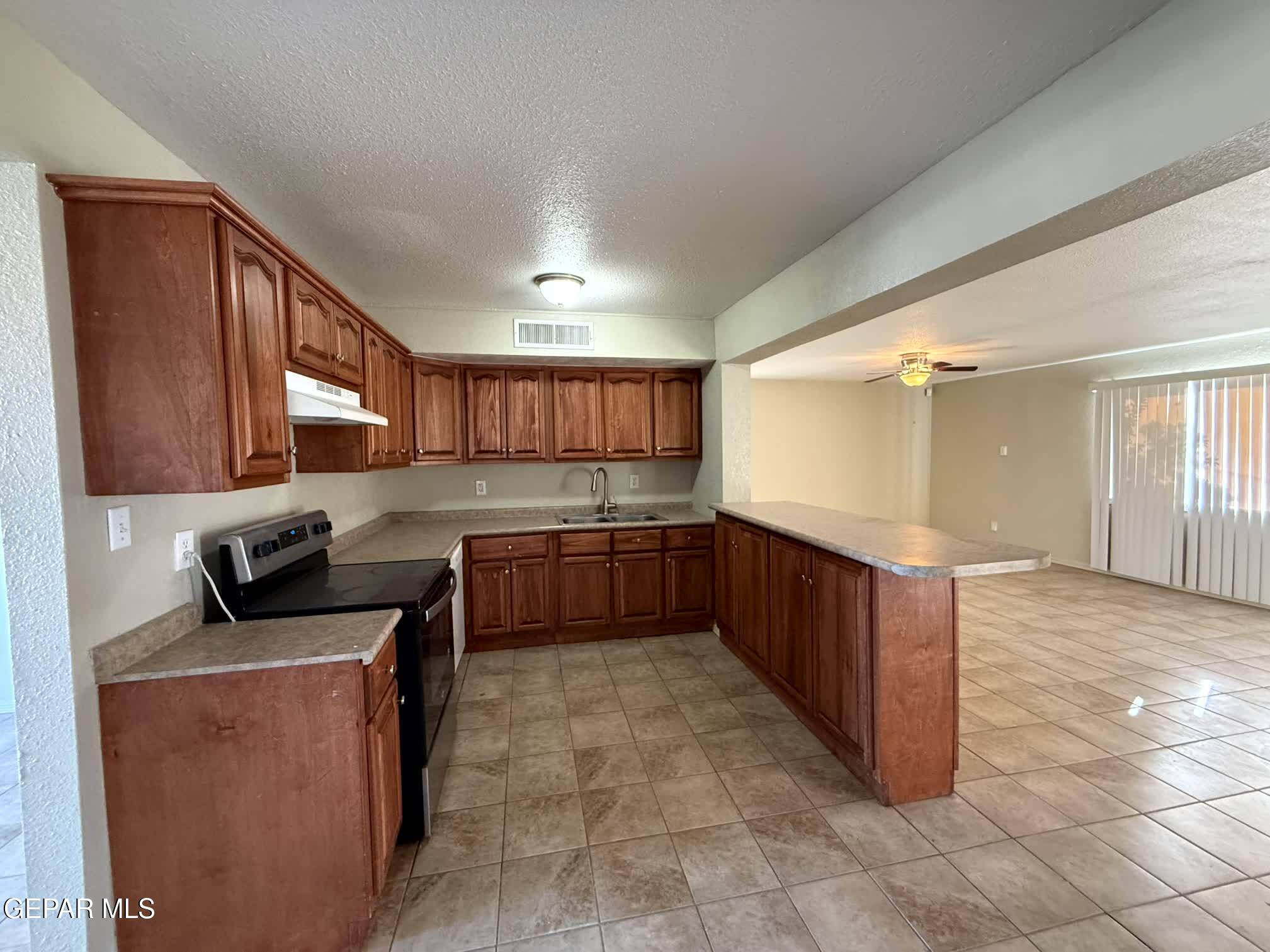 2801 Hawick Road El Paso, TX 79925 - Photo 9 of 29 IMG_3685