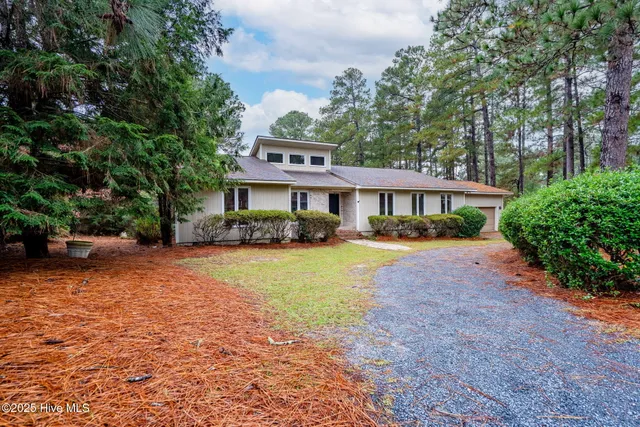 $425,000 | 1 Prichard Lane, Pinehurst, NC 28374