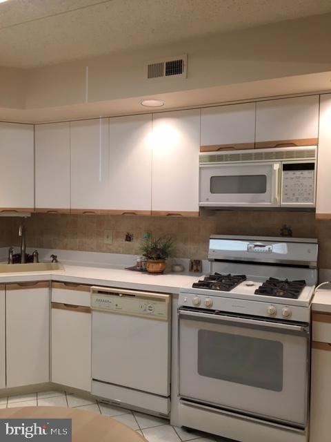 2015 Welsh Road, Unit 77 Philadelphia, PA 19115 - Photo 8 of 18 Kitchen