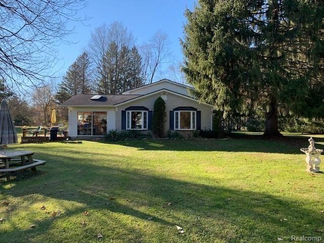 5010 7 Mile Road South Lyon, MI 48178 - Photo 3 of 8 IMG_0682.jpg