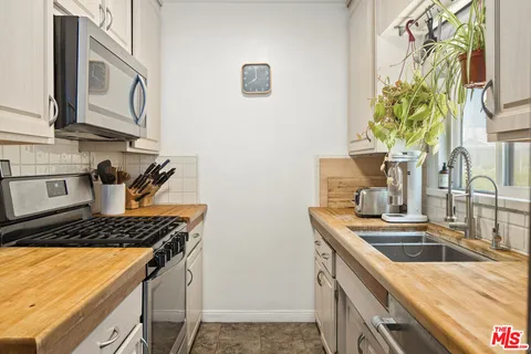 $4,995 | 352 Hargrave Street, Inglewood, CA 90302