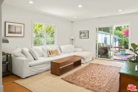 $5,250 | 352 Hargrave Street, Inglewood, CA 90302