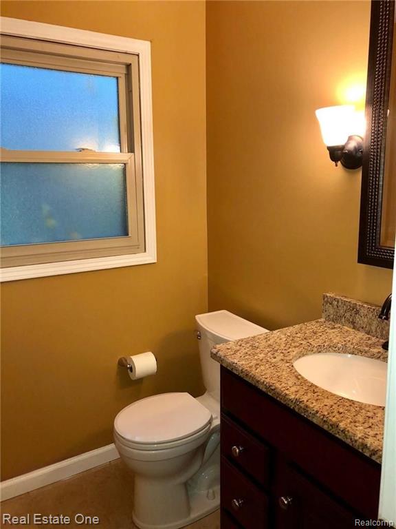 35687 Johnstown Road Farmington Hills, MI 48335 - Photo 6 of 22