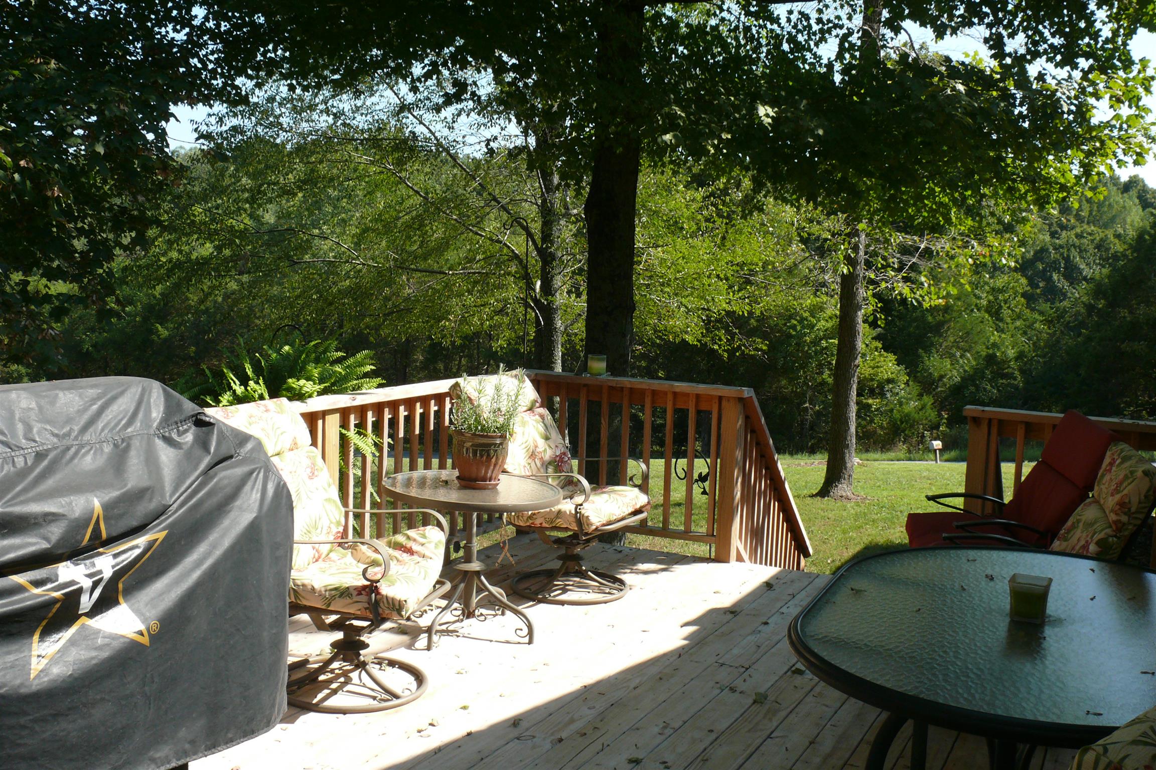 400 Jesse Work Road Dickson, TN 37055 - Photo 6 of 9 a view of a sitting area with furniture