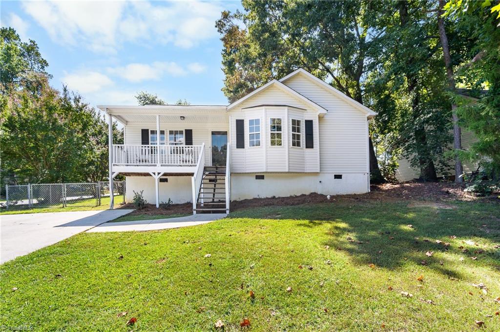 4 Oak Ridge Drive Thomasville, NC 27360 - Photo 1 of 23