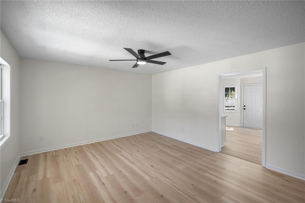 4 Oak Ridge Drive Thomasville, NC 27360 - Photo 3 of 23