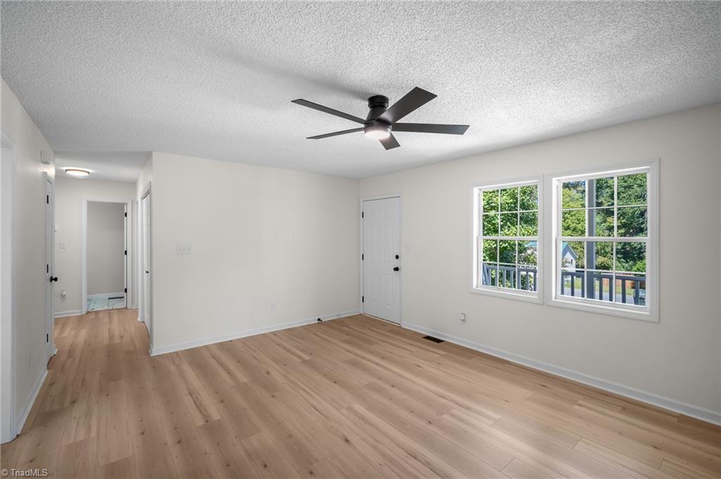 4 Oak Ridge Drive Thomasville, NC 27360 - Photo 5 of 23