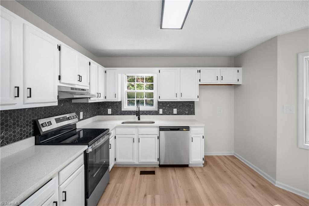 4 Oak Ridge Drive Thomasville, NC 27360 - Photo 7 of 23