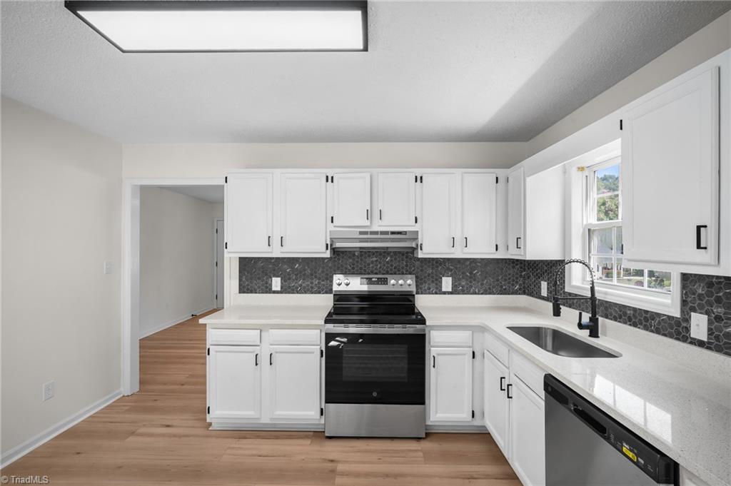 4 Oak Ridge Drive Thomasville, NC 27360 - Photo 8 of 23