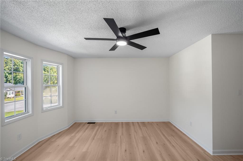 4 Oak Ridge Drive Thomasville, NC 27360 - Photo 10 of 23