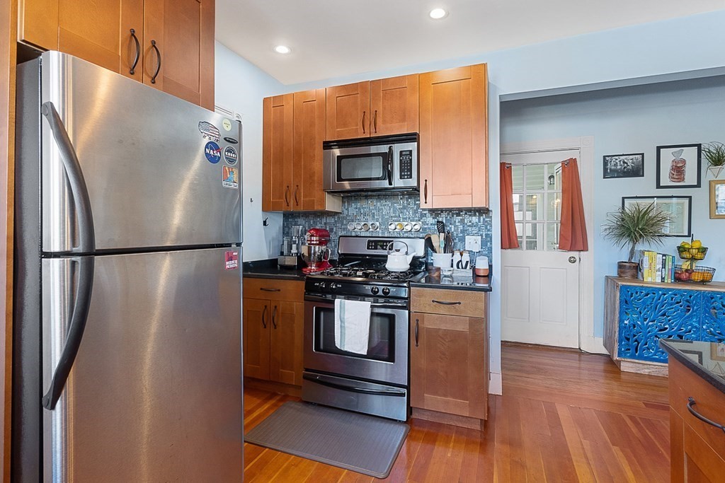 10 Oliver Road, Unit 2 Watertown, MA 02472 - Photo 8 of 26 Gallery Image 8